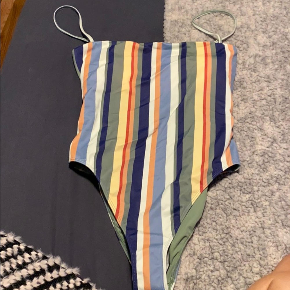 Striped Pacsun one piece swim suit!!